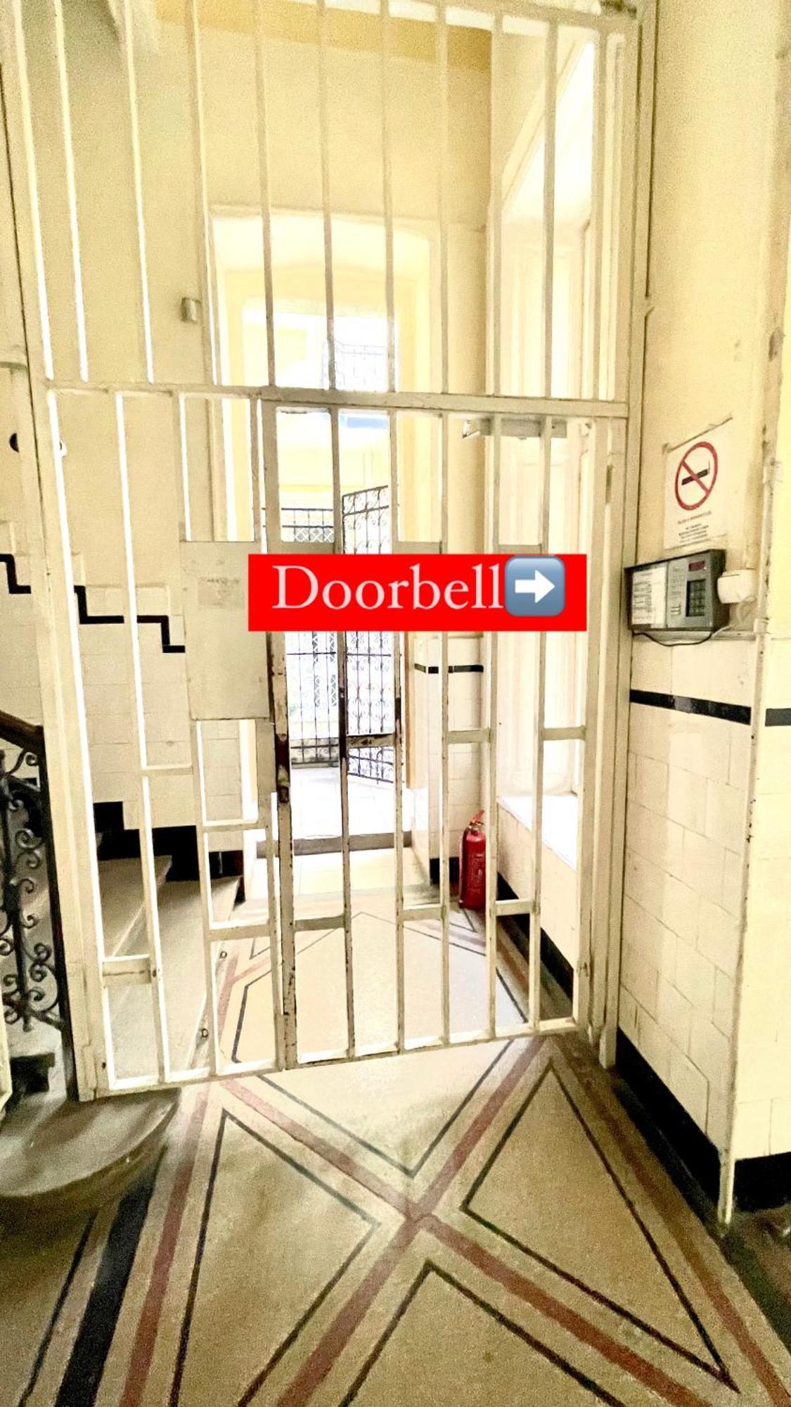 Amazing Swedish 3 Rooms Apartment In The City Center Boedapest Buitenkant foto