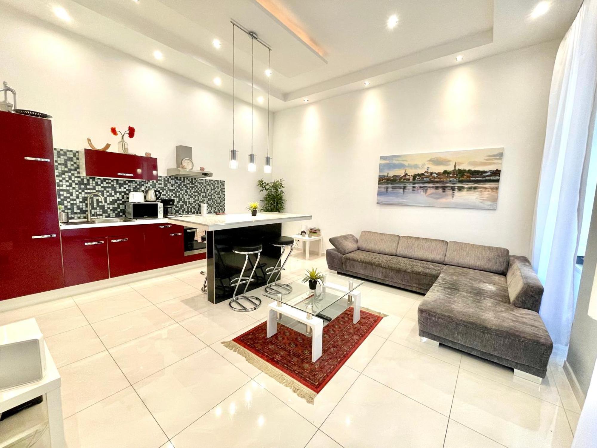 Amazing Swedish 3 Rooms Apartment In The City Center Boedapest Buitenkant foto